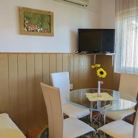 In Pag With Sea View, Terrace, Air Conditioning, Wifi باغ