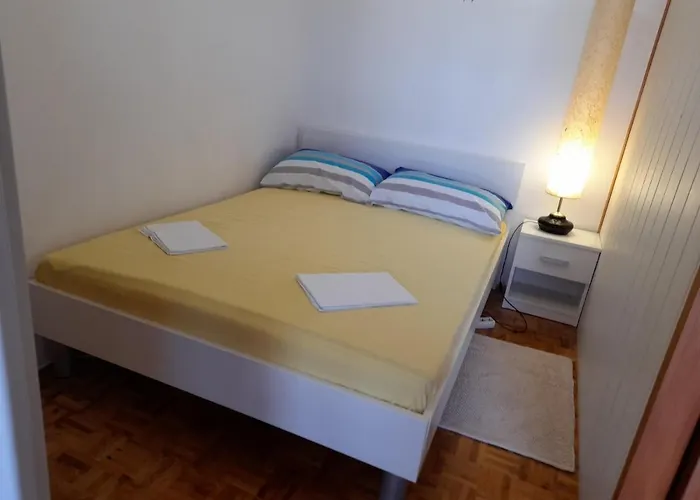 In Pag With Sea View, Terrace, Air Conditioning, Wifi