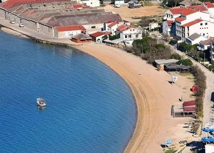 In Pag With Sea View, Terrace, Air Conditioning, Wifi Appartamento