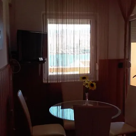 Apartmán In Pag With Sea View, Terrace, Air Conditioning, Wifi
